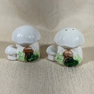 1970’s Vintage Frog & Mushroom Salt & Pepper Shakers